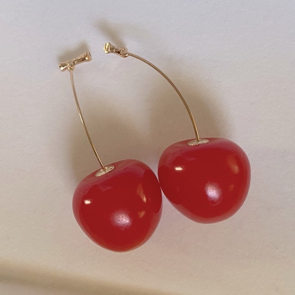 *RELISTED* check closet! - Picture 3 of 4